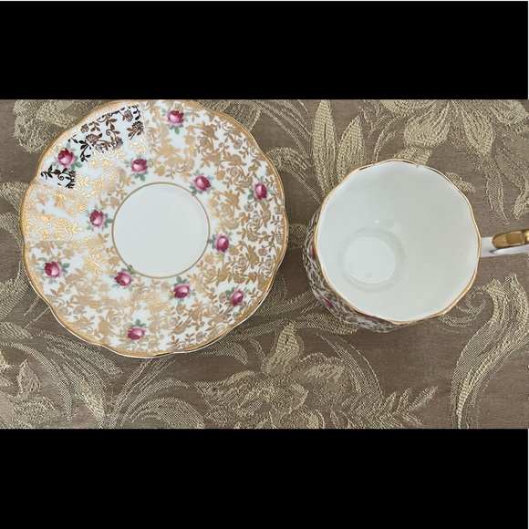 Stratford Gold Chintz Teacup & Saucer - Picture 7 of 12